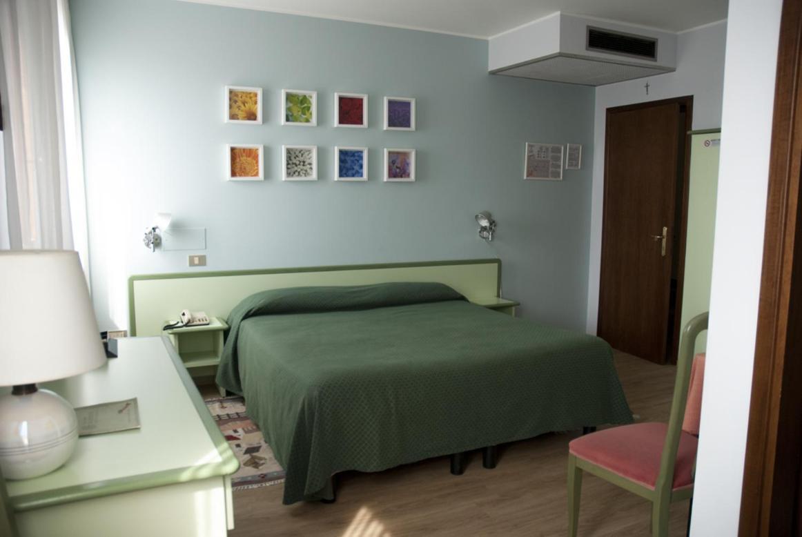 Hotel Valbrenta Limena Pokoj fotografie