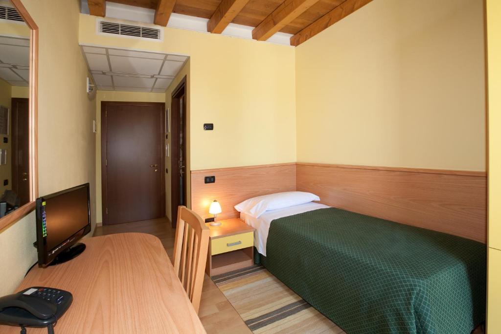 Hotel Valbrenta Limena Pokoj fotografie